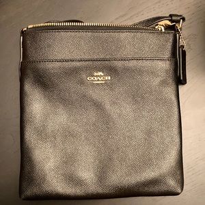 Kitt Messenger Crossbody